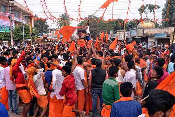 ದತ್ತಮಾಲೆ: ಶ್ರೀರಾಮಸೇನೆ ಕಾರ್ಯಕರ್ತರಿಂದ ಚಿಕ್ಕಮಗಳೂರಿನಲ್ಲಿ ಶೋಭಯಾತ್ರೆ